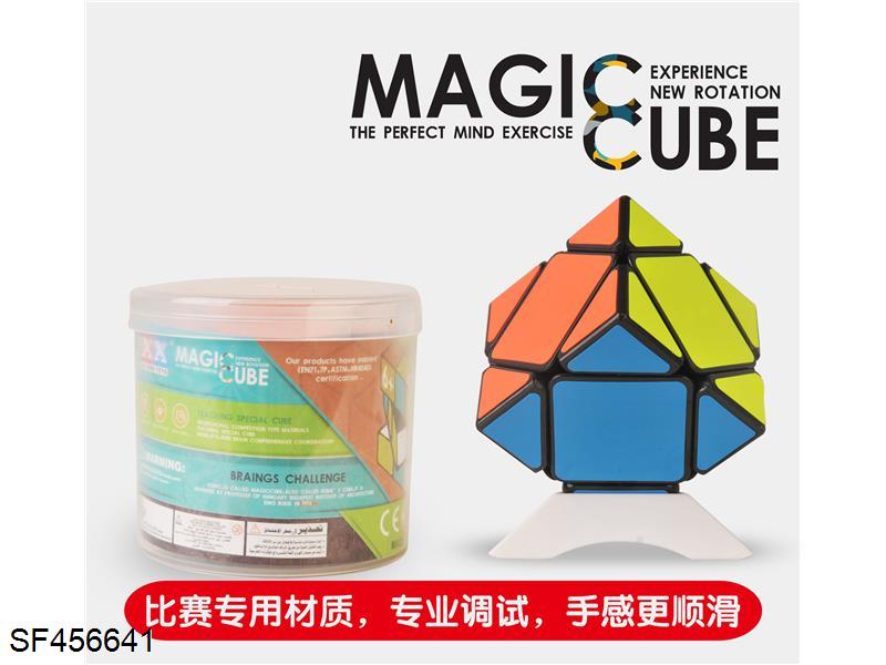 斜转黑色魔方